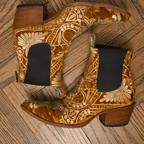 Lenni the Label x Pskaufman ~ Gold Embroidered Chelsea Boot - Picture 11 of 11